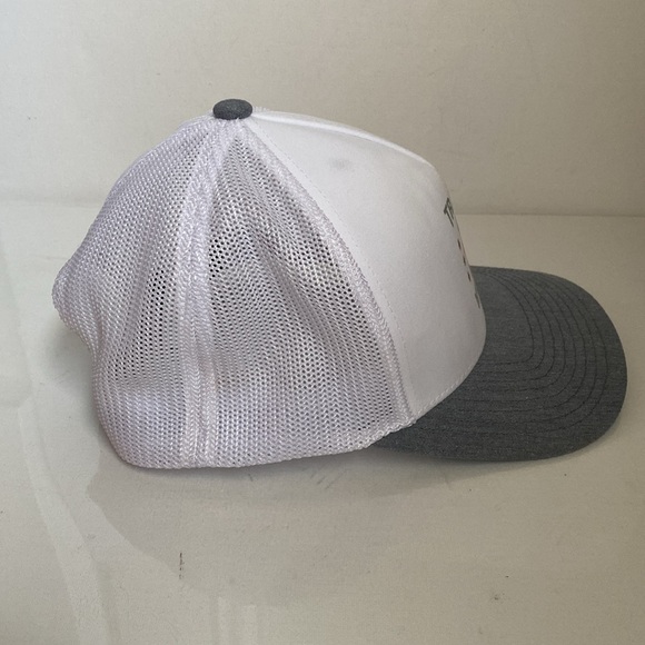 Travis Mathew Address Unknown twill trucker cap - Picture 6 of 16